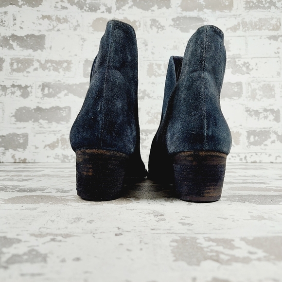 NEW Free People Charm Double V Black Suede Block Heel Ankle Boots O294 - Picture 6 of 14